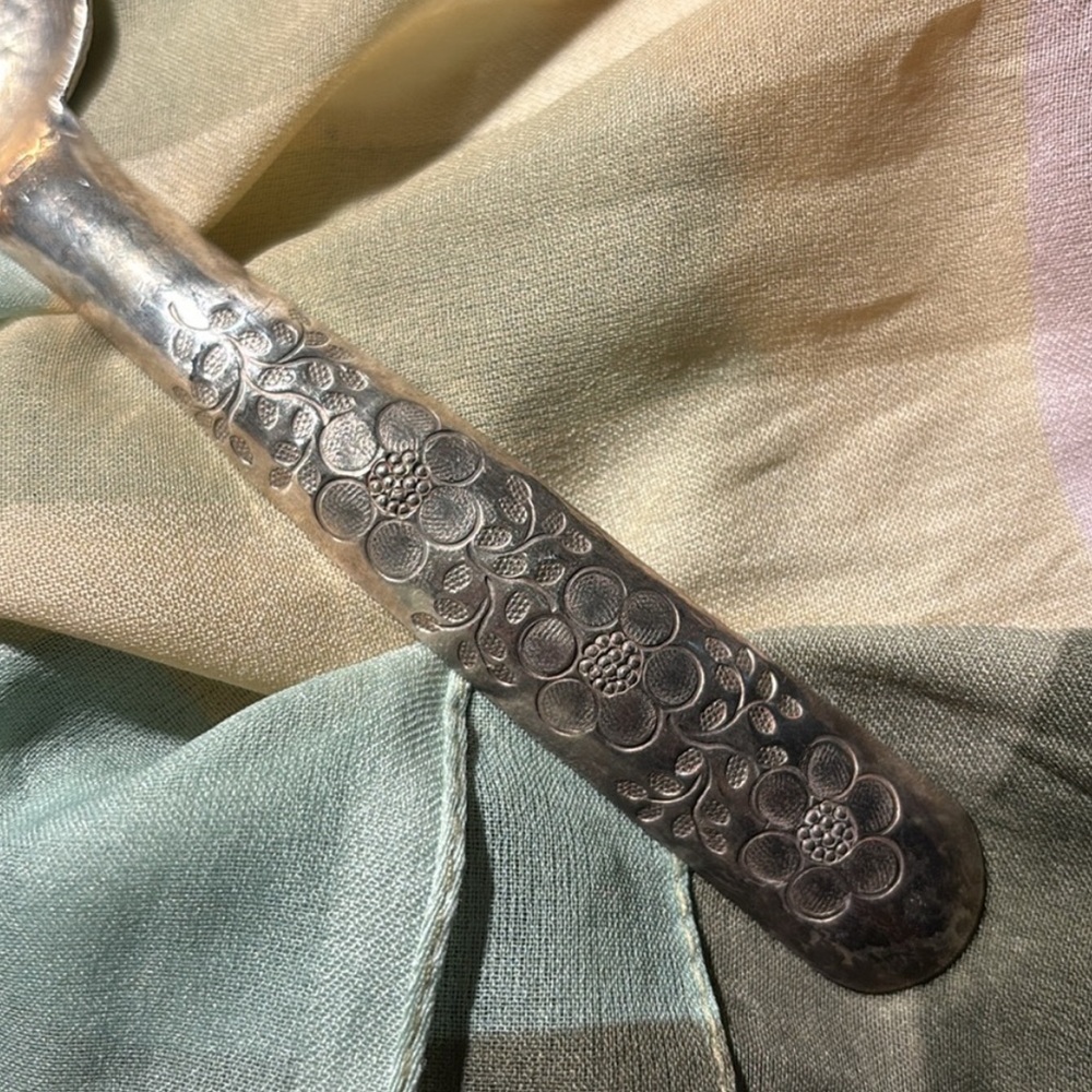 🍽️ {VINTAGE} 900 Silver Hand-Forged Floral Spoon — Artisan Silver - Picture 3 of 5